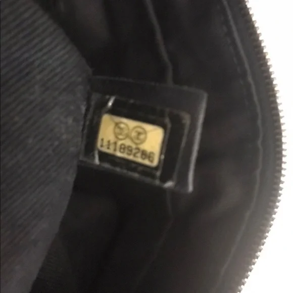 Chanel leather bag - Picture 11 of 15